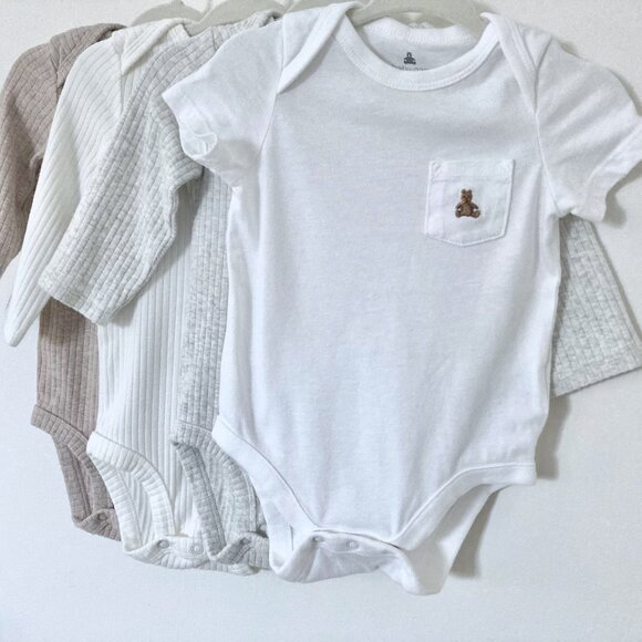 Baby Neutral Bundle 3-6M Carter's/Gap - Picture 2 of 15